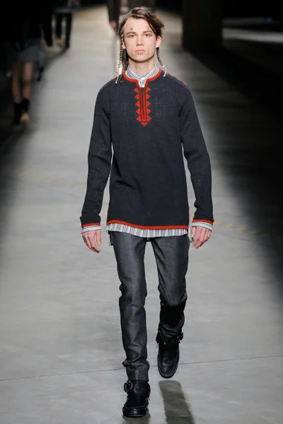 Look 29